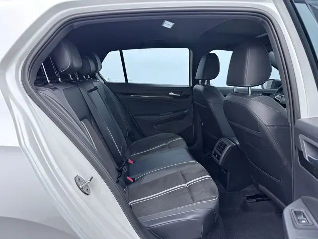 Volkswagen Golf — Фото автомобиля 13