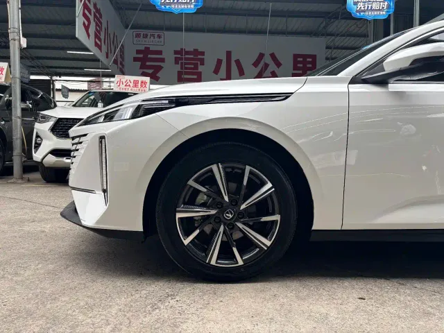 Changan Eado — Фото автомобиля 15