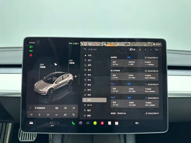 Tesla Model 3 — Фото автомобиля 9