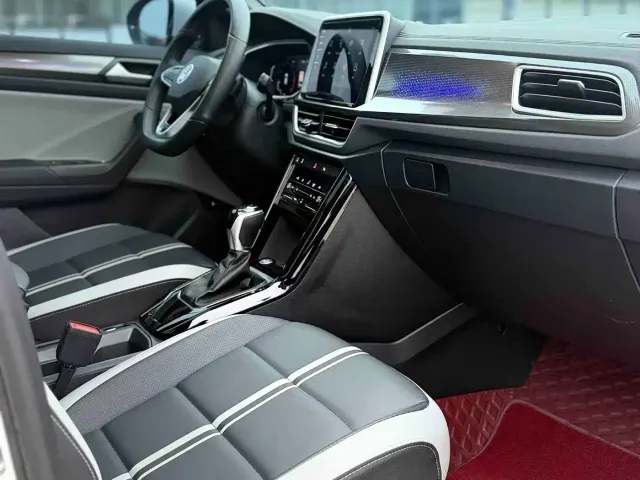 Volkswagen T-Roc — Фото автомобиля 9