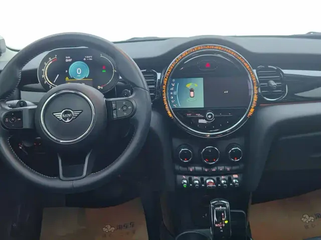 MINI Hatch — Фото автомобиля 12