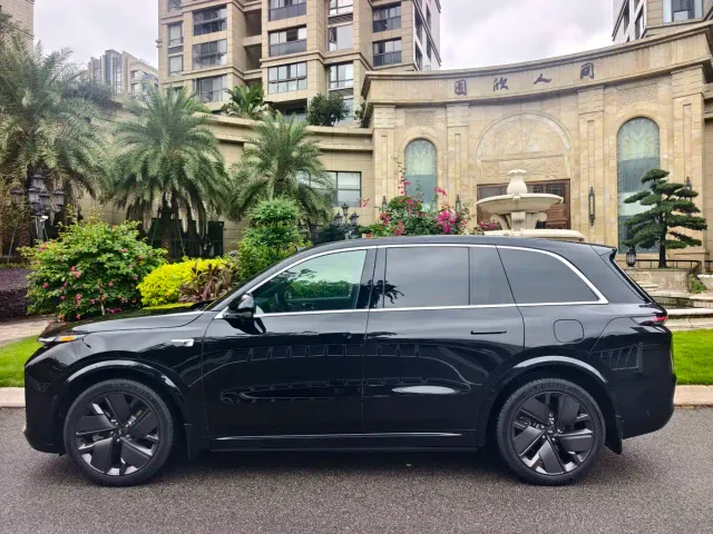Li Auto L8 — Фото автомобиля 4