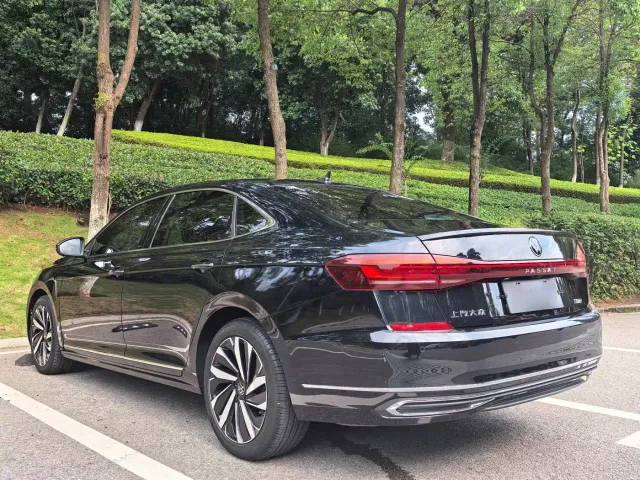 Volkswagen Passat — Фото автомобиля 6