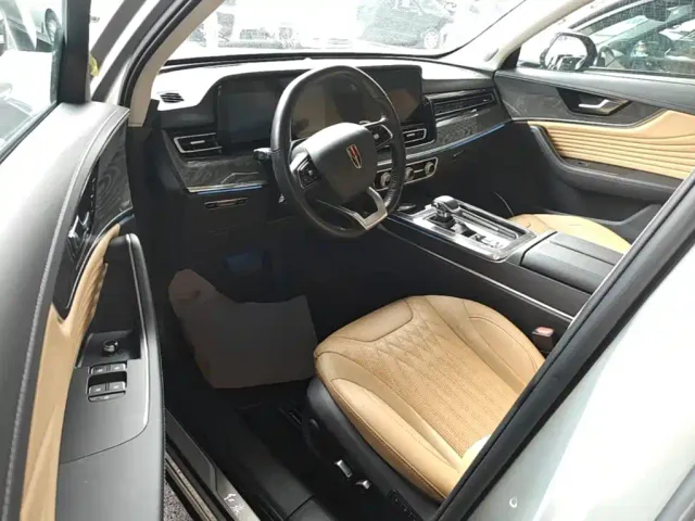 Hongqi HS5 — Фото автомобиля 15