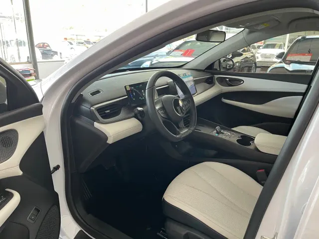 BYD Seal 05 DM-i — Фото автомобиля 4