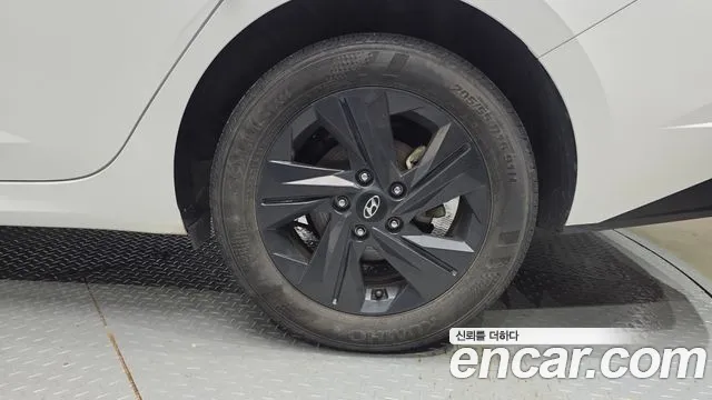 Hyundai AVANTE Avante (CN7) — Фото автомобиля 5