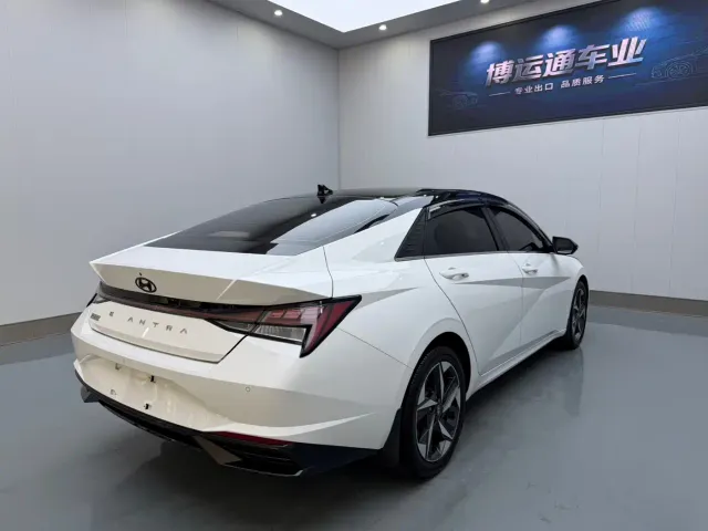 Hyundai Elantra — Фото автомобиля 6