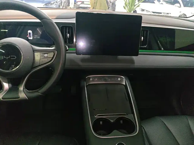 BYD Sealion 05 EV — Фото автомобиля 12