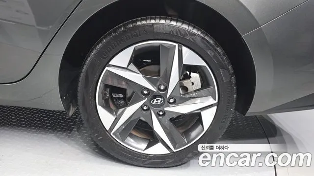 Hyundai AVANTE Avante (CN7) — Фото автомобиля 20