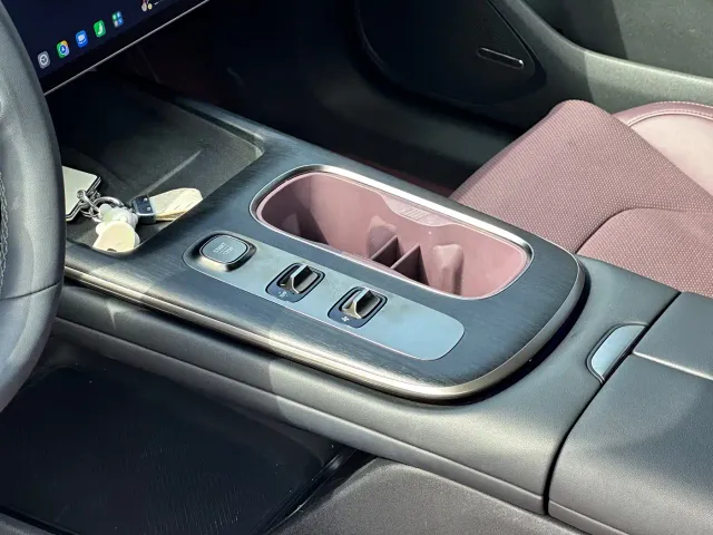 Xiaomi SU7 — Фото автомобиля 8