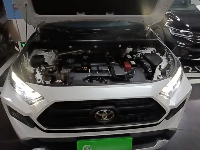 Toyota RAV4 — Фото автомобиля 19