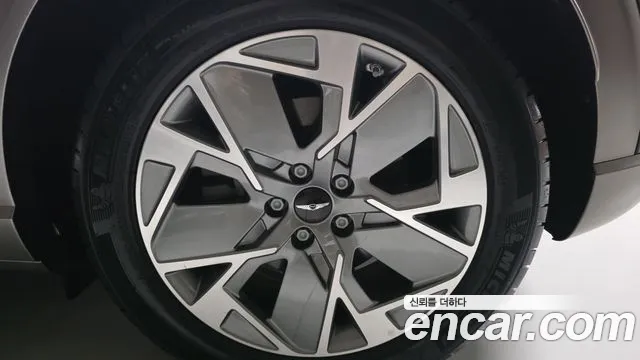 Genesis GV60 — Фото автомобиля 4