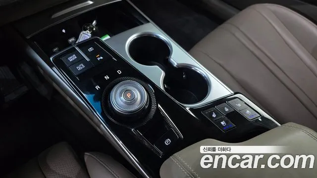 Kia K8 Hybrid — Фото автомобиля 12