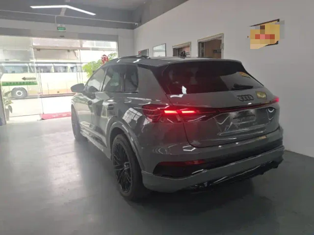 Audi Q4 e-tron — Фото автомобиля 4
