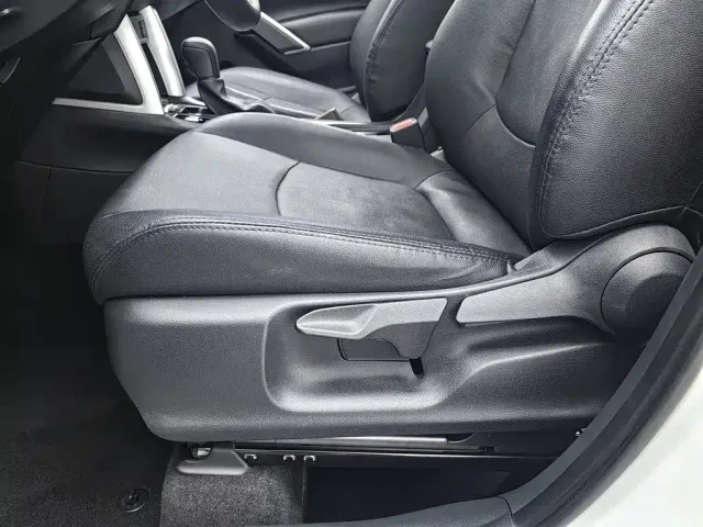 Toyota Corolla Cross — Фото автомобиля 20