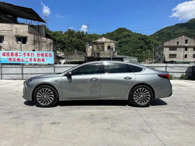 Buick LaCrosse — Фото автомобиля 2