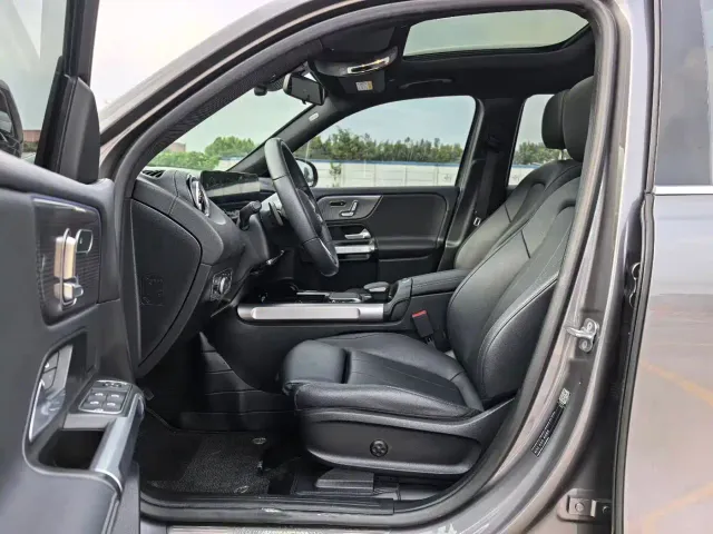 Mercedes-Benz EQB — Фото автомобиля 4