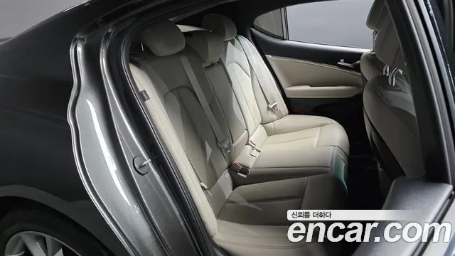 Genesis G70 New — Фото автомобиля 17