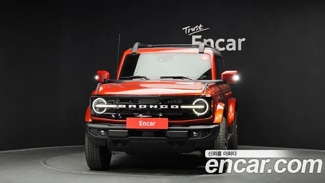 Ford Bronco — Фото автомобиля 3
