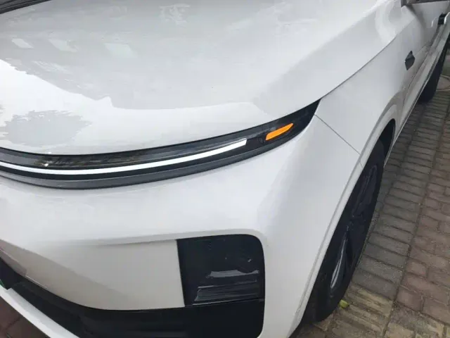 Li Auto L6 — Фото автомобиля 23