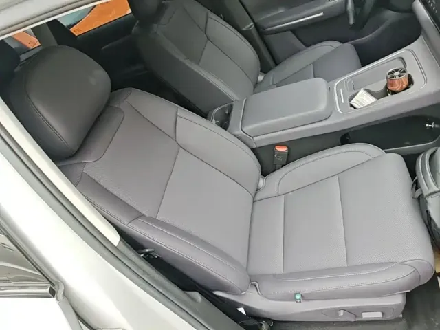 Leapmotor C10 — Фото автомобиля 24
