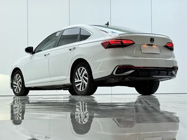 Volkswagen Lavida — Фото автомобиля 14