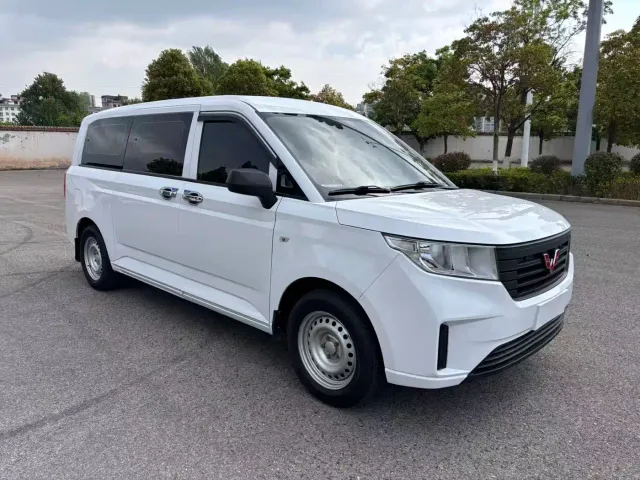 Wuling Zhengcheng — Фото автомобиля 2