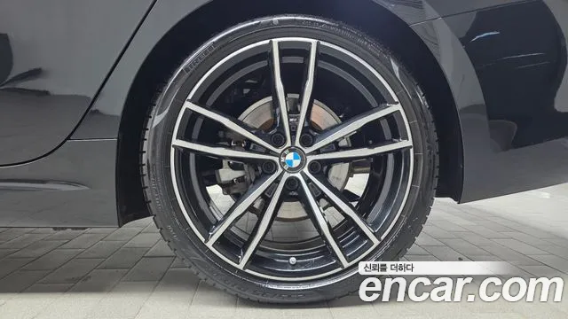BMW 3-Series 3 серия (G20) 320i M Sport — Фото автомобиля 21