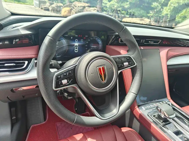 Hongqi H5 — Фото автомобиля 10