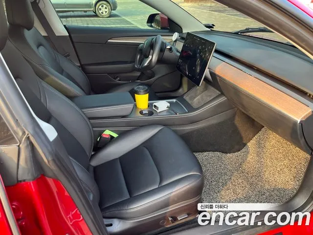 Tesla Model 3 — Фото автомобиля 6