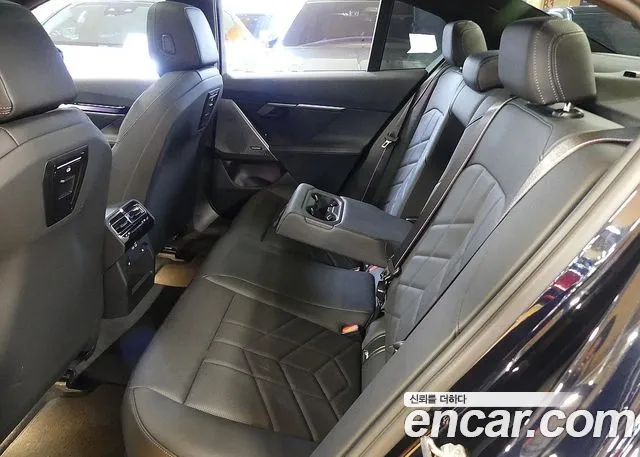 BMW 5-Series — Фото автомобиля 17