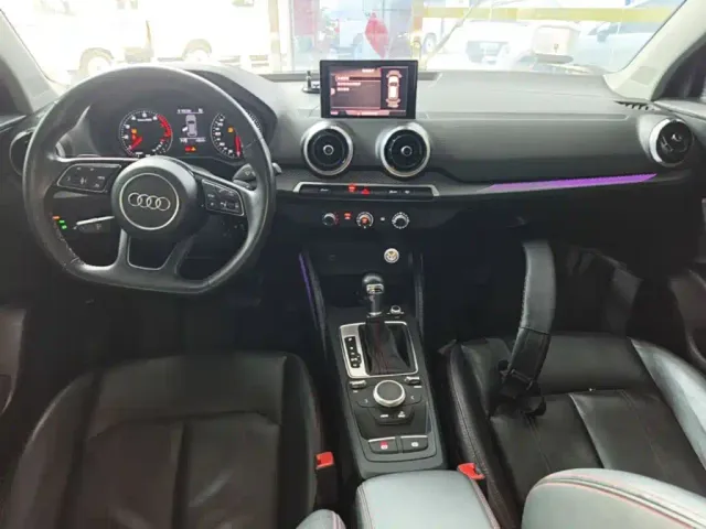 Audi Q2L — Фото автомобиля 9