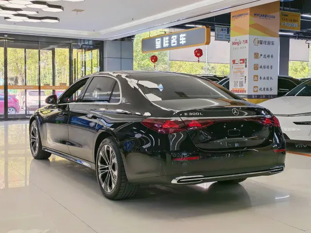 Mercedes-Benz E-Class — Фото автомобиля 7