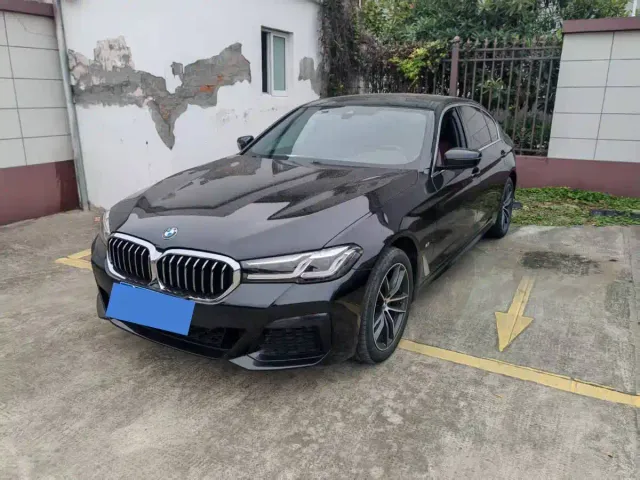 Фотография автомобиля — BMW 5 Series
