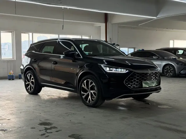 BYD Tang — Фото автомобиля 3