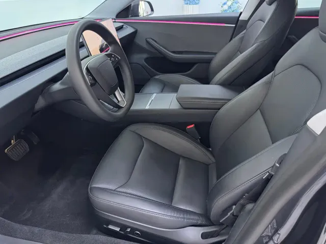 Tesla Model 3 — Фото автомобиля 7