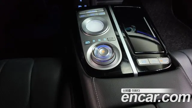 Genesis G80 Electrified G80 (RG3) — Фото автомобиля 9