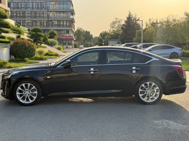 Cadillac CT5 — Фото автомобиля 5