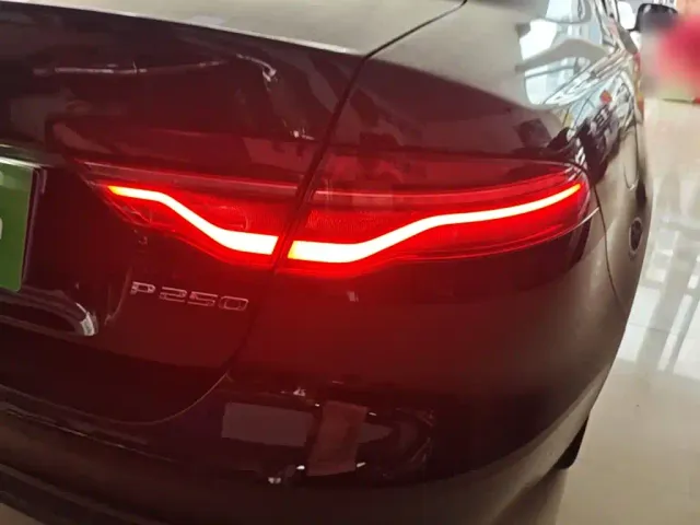 Jaguar XEL — Фото автомобиля 7