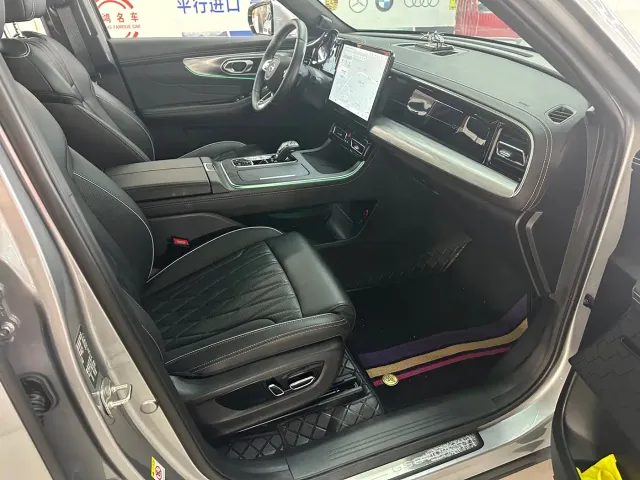 GAC Trumpchi GS8 — Фото автомобиля 20