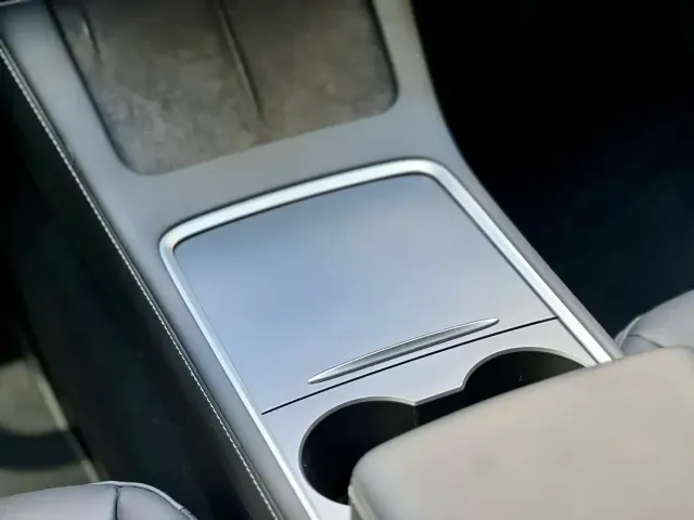 Tesla Model Y 2022 Facelift Rear-Wheel Drive Version — Фото автомобиля 5
