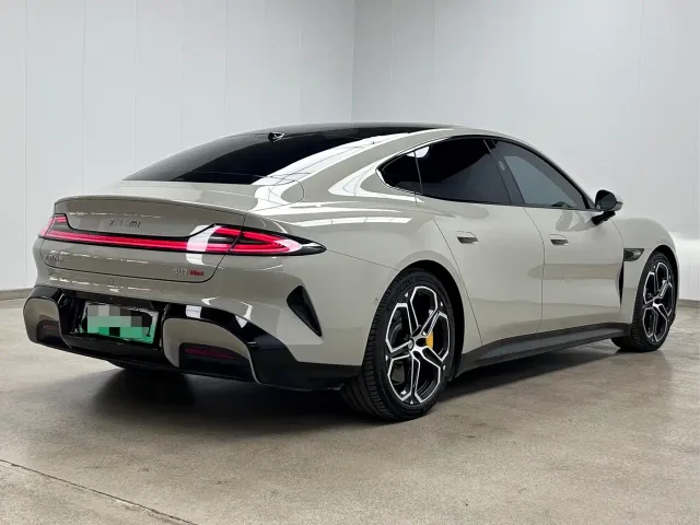 Xiaomi SU7 — Фото автомобиля 4
