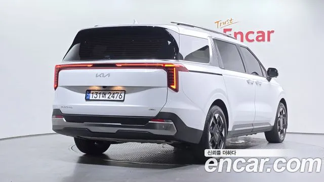 Kia Carnival — Фото автомобиля 2