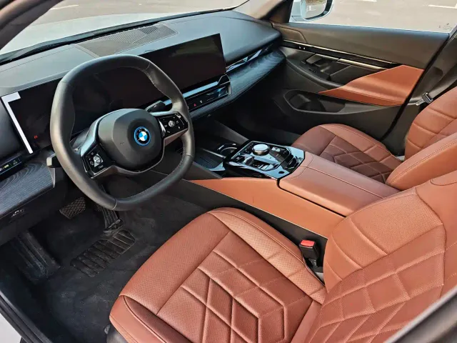 BMW i5 — Фото автомобиля 9