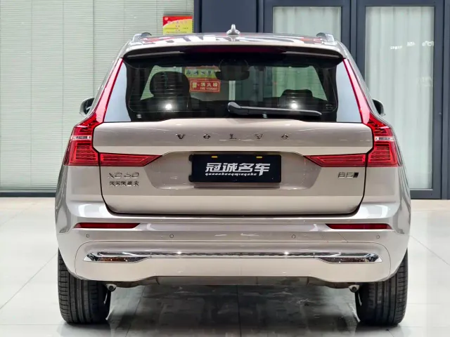 Volvo XC60 — Фото автомобиля 6