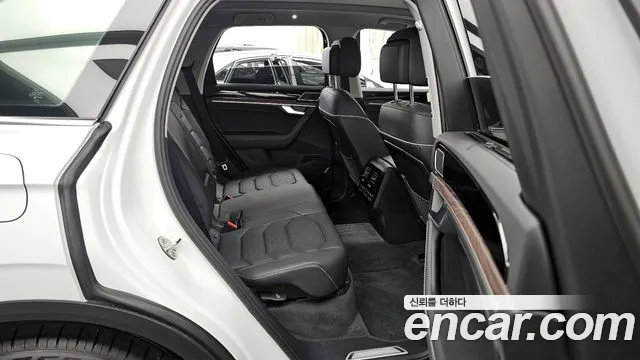 Volkswagen Touareg Touareg 3 поколение 3.0 TDI Prestige — Фото автомобиля 12