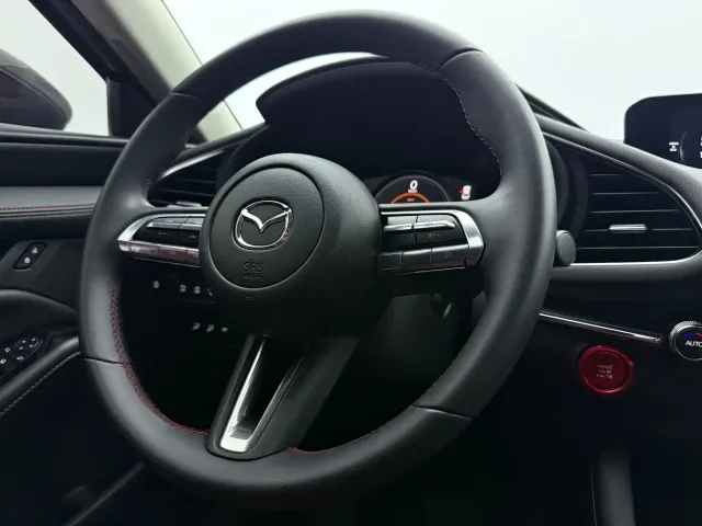 Mazda Axela — Фото автомобиля 12