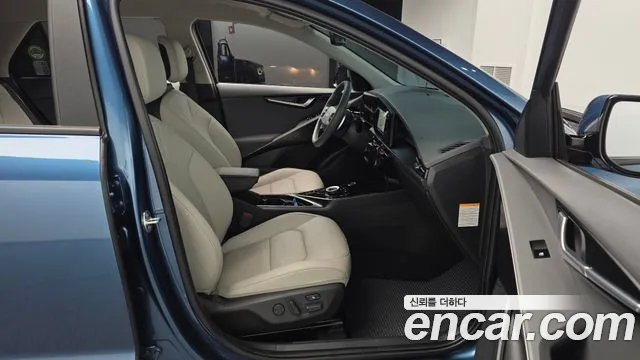 Kia Niro The All New — Фото автомобиля 17