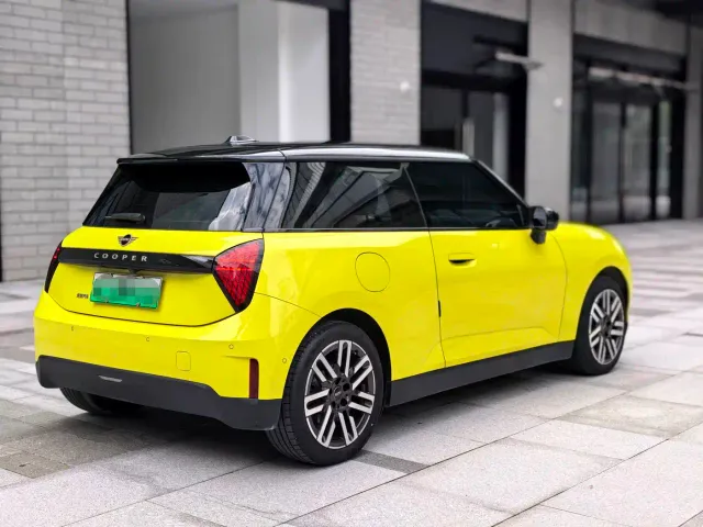 MINI Cooper — Фото автомобиля 5