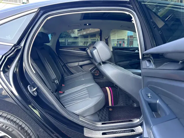 Volkswagen Passat — Фото автомобиля 16